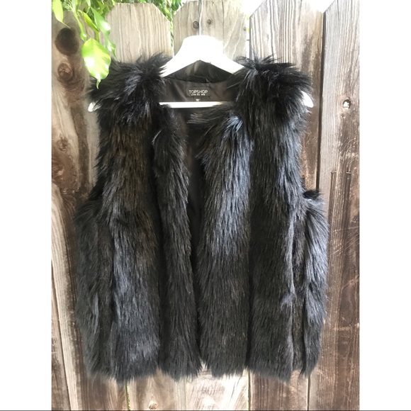 ✨Steal Her Style✨ TopShop Black Faux Fur Vest, size 6 - Picture 15 of 16
